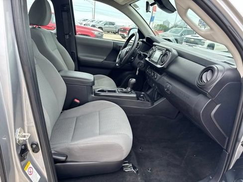 Used 2018 Toyota Tacoma SR w/ SR Convenience Package AWD/4WD image 7