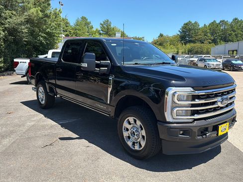 Used 2025 Ford F250 King Ranch w/ FX4 Off-Road Package AWD/4WD image 2