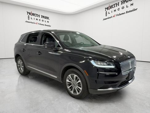 Used 2022 Lincoln Nautilus Reserve FWD image 7
