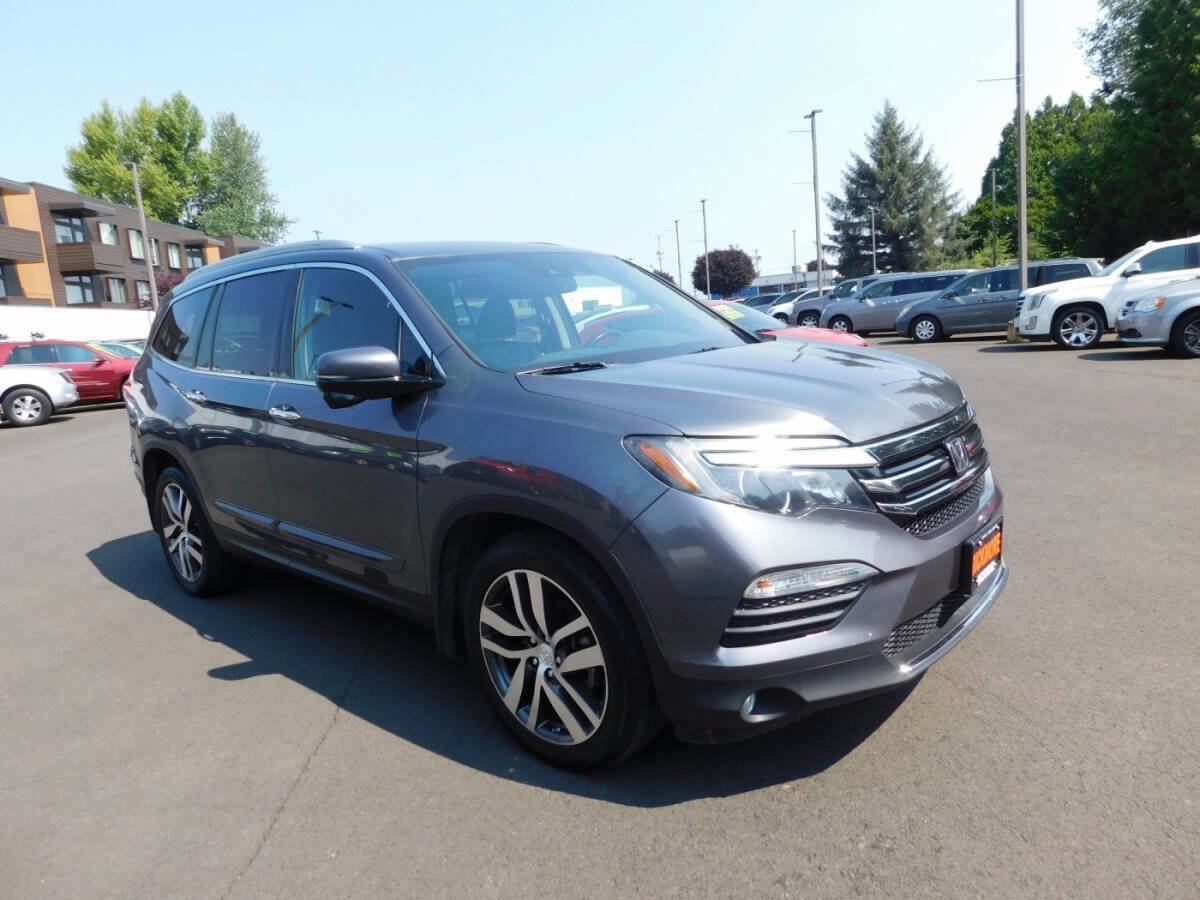 Used 2016 Honda Pilot Touring image 1