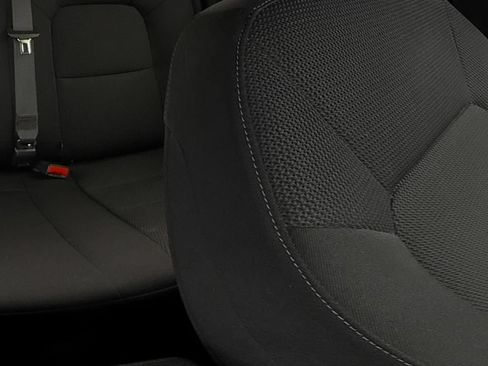 Used 2024 Chevrolet Colorado LT RWD image 14