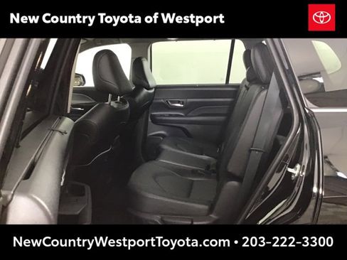 Certified 2024 Toyota Grand Highlander XLE image 18