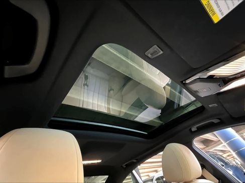 Used 2022 BMW 540i w/ M Sport Package image 12