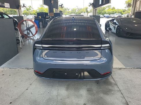 Used 2025 Toyota Prius Plug-In Hybrid FWD image 4