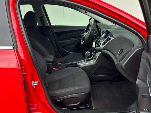 Used 2016 Chevrolet Cruze LT FWD image 11