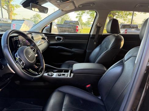 Used 2022 Kia Sorento S AWD/4WD image 5