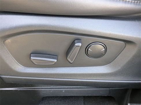 Used 2023 Ford Explorer XLT w/ Equipment Group 202A image 15