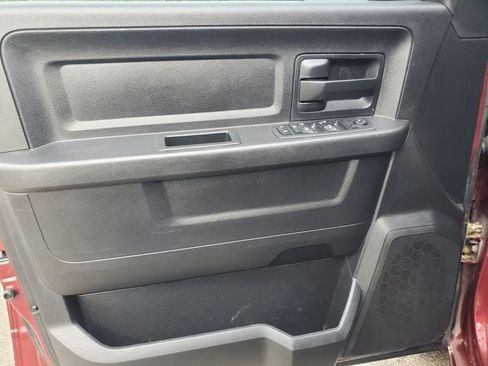 Used 2017 RAM 1500 ST w/ SXT Appearance Group AWD/4WD image 6