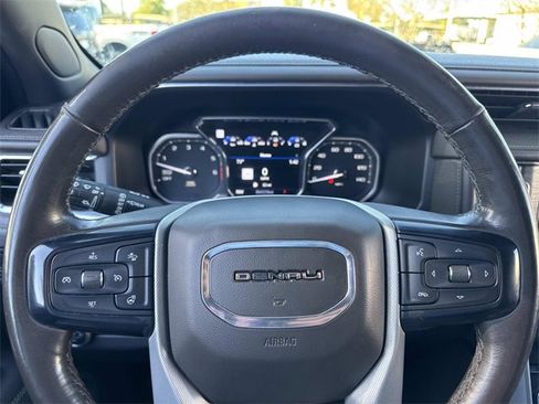 Used 2021 GMC Yukon Denali w/ Denali Premium Package image 29