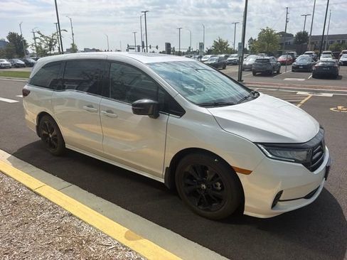 Used 2023 Honda Odyssey Sport image 12