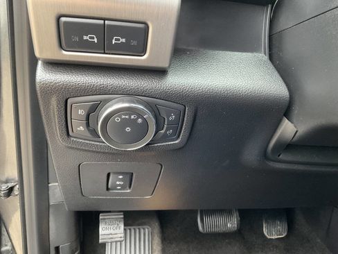 Used 2015 Ford F150 Platinum w/ Equipment Group 701A Luxury image 14