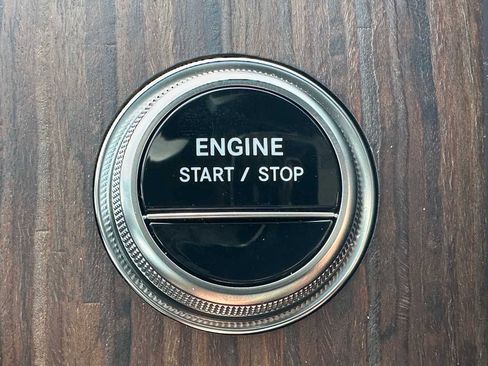 Used 2026 Mercedes-Benz GLC 350e 4MATIC image 36