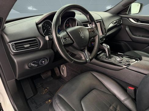 Used 2019 Maserati Levante image 4