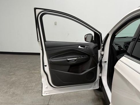 Used 2018 Ford Escape Titanium FWD image 12