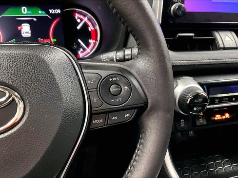 Used 2023 Toyota RAV4 XLE image 24