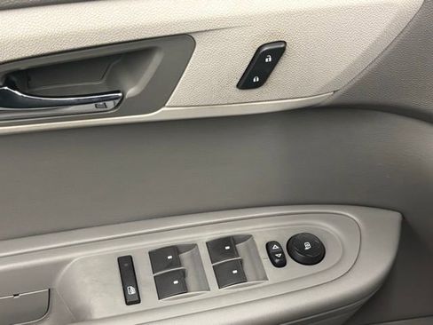 Used 2017 Chevrolet Traverse LS image 13