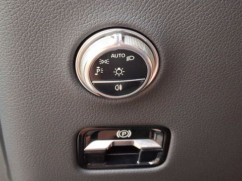 Used 2026 Mercedes-Benz GLC 300 4MATIC image 21