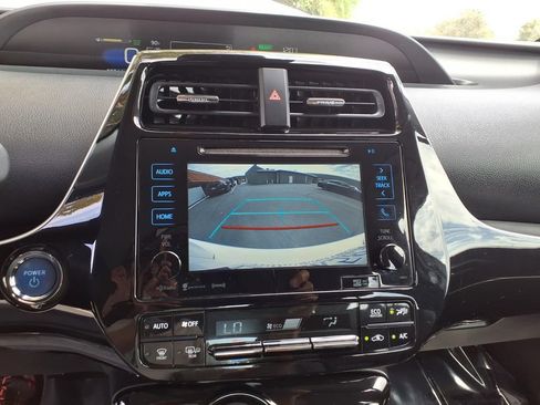 Certified 2016 Toyota Prius Three Touring FWD image 11