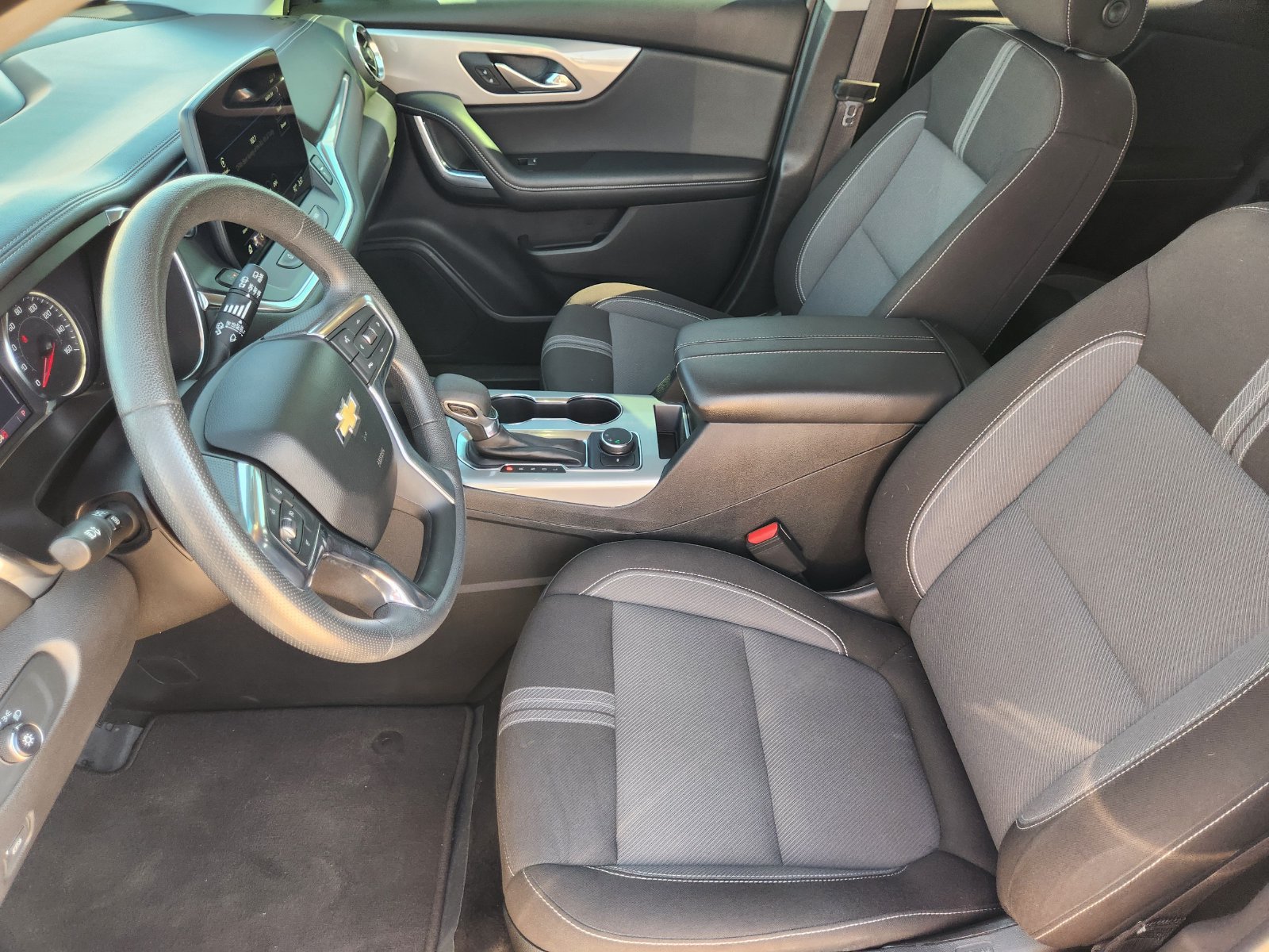 Used 2023 Chevrolet Blazer LT w/ Midnight/Sport Edition FWD image 13