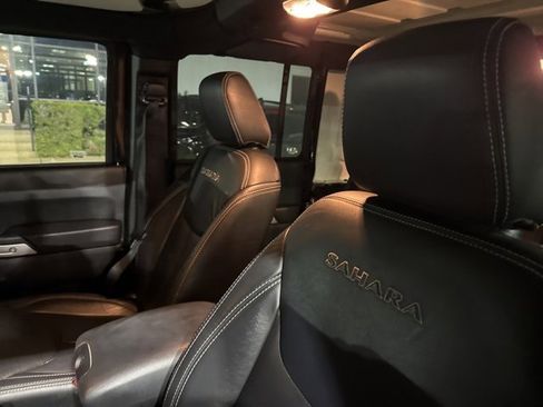 Used 2018 Jeep Wrangler Unlimited Sahara w/ Connectivity Group image 5