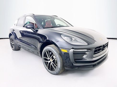 New 2026 Porsche Macan image 7