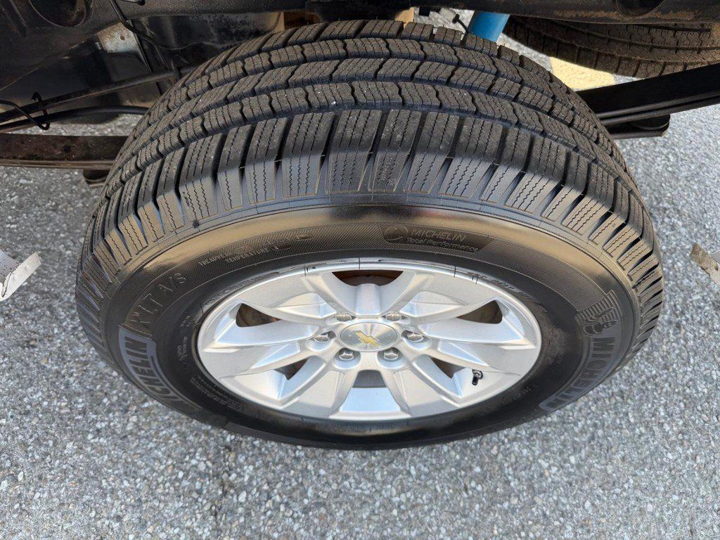 Used 2009 Chevrolet Silverado 1500 W/T AWD/4WD image 31