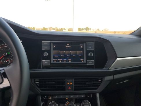 Used 2021 Volkswagen Jetta R-Line image 11