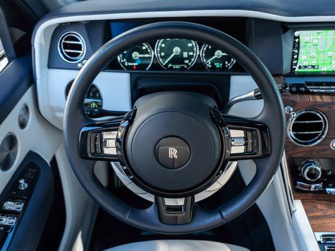 Certified 2022 Rolls-Royce Cullinan image 27