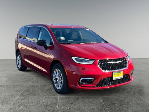 New 2026 Chrysler Pacifica Select image 7
