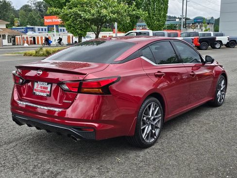 Used 2023 Nissan Altima 2.0 SR FWD image 5