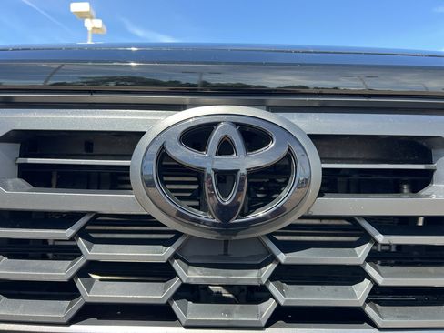 Used 2024 Toyota Tacoma TRD Sport AWD/4WD image 13