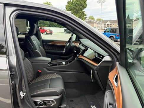New 2026 Jeep Grand Cherokee Summit AWD/4WD image 26