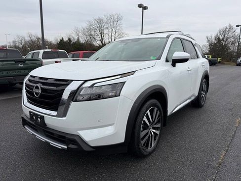 New 2025 Nissan Pathfinder Platinum w/ Cargo Package image 2
