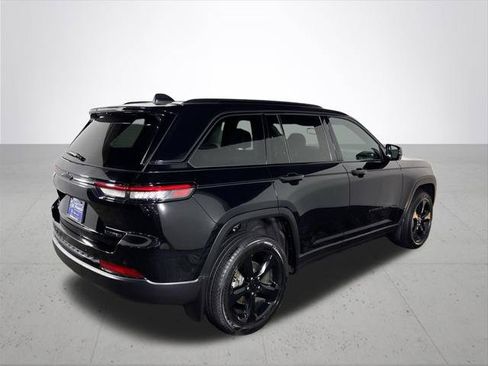 Certified 2025 Jeep Grand Cherokee Limited w/ Black Appearance Package AWD/4WD image 7