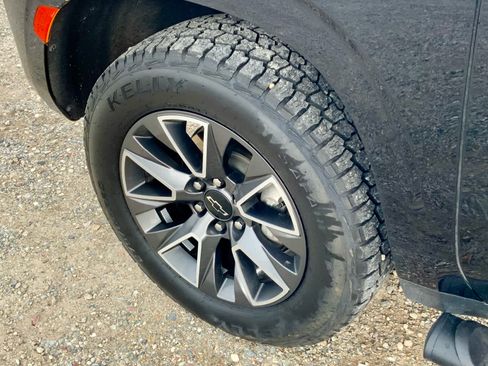 Used 2023 Chevrolet Tahoe Z71 w/ Off-Road Capability Package image 20