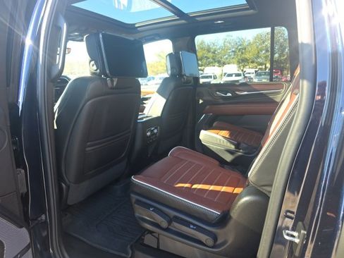 Used 2024 GMC Yukon XL Denali Ultimate image 32