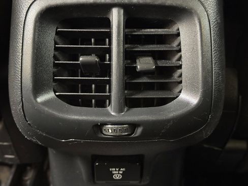 Used 2016 Jeep Cherokee Latitude w/ Safety/Convenience Group image 17