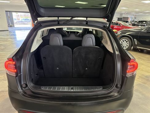 Used 2018 Tesla Model X 75D AWD/4WD image 10