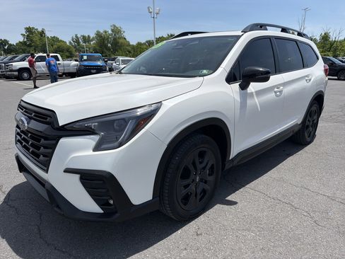 Used 2023 Subaru Ascent Onyx Edition AWD/4WD image 8