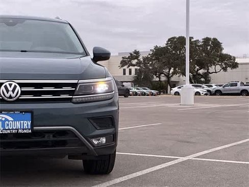 Used 2019 Volkswagen Tiguan SEL Premium image 11