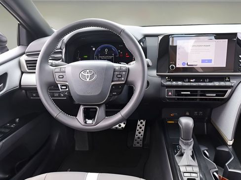 Certified 2026 Toyota Camry SE w/ Convenience Package FWD image 14