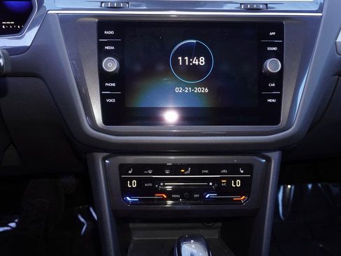 Used 2023 Volkswagen Tiguan SE image 19