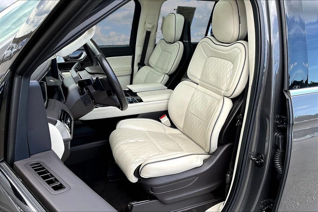 Used 2023 Lincoln Navigator Black Label AWD/4WD image 23