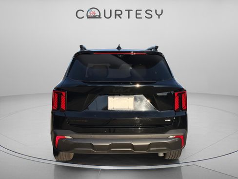 Certified 2025 Kia Sorento SX Prestige image 5