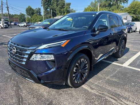 Used 2024 Nissan Rogue Platinum w/ Platinum Premium Package AWD/4WD image 3
