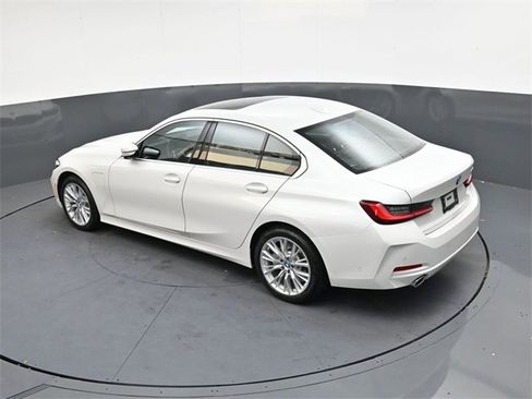 Used 2024 BMW 330e w/ Premium Package image 22