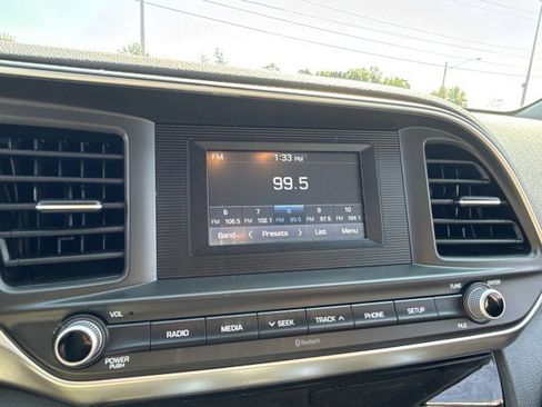 Used 2019 Hyundai Elantra SE w/ Cargo Package image 12