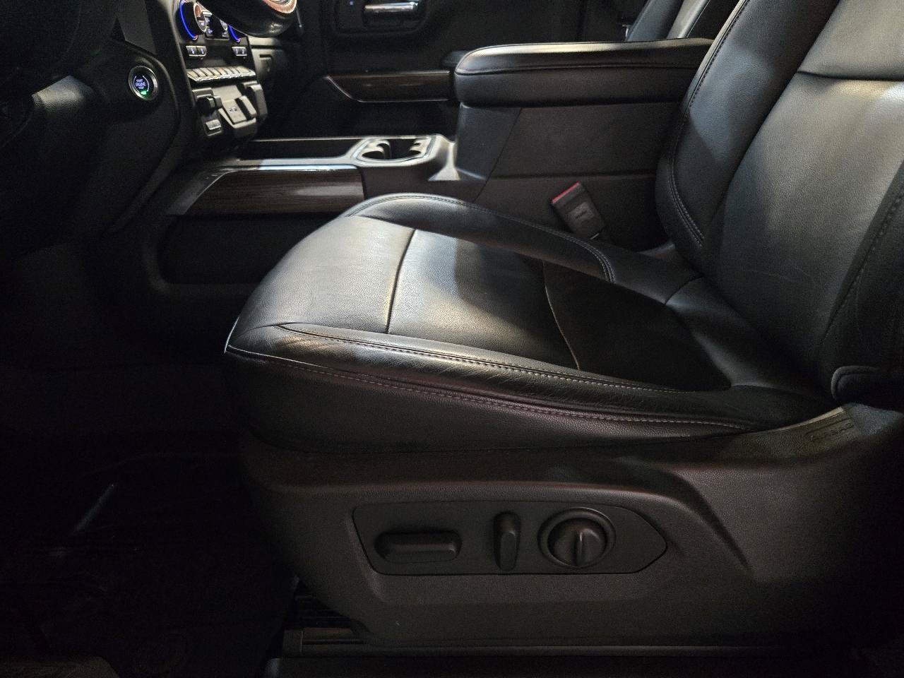 Used 2019 Chevrolet Silverado 1500 RST AWD/4WD image 6