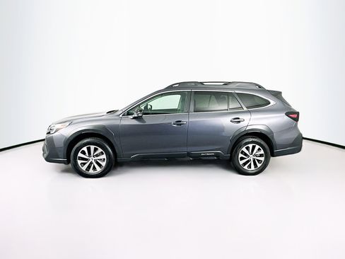 Used 2025 Subaru Outback Premium image 4
