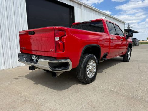 Used 2022 Chevrolet Silverado 2500 LTZ w/ LTZ Convenience Package AWD/4WD image 7